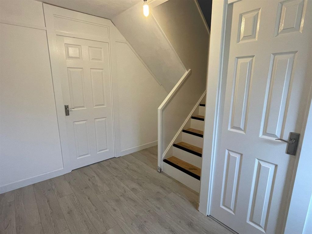 Additional image 8 of 3 bed terraced house to rentBader Close, Grimsby DN37