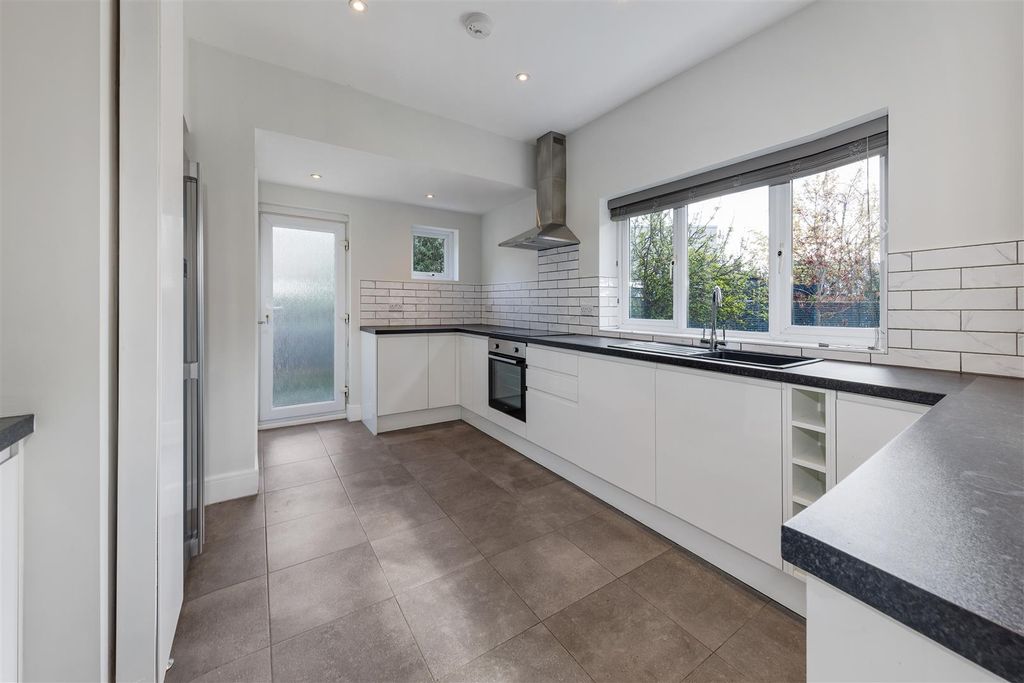 Additional image 6 of 4 bed property to rentUnion Road, Leamington Spa CV32