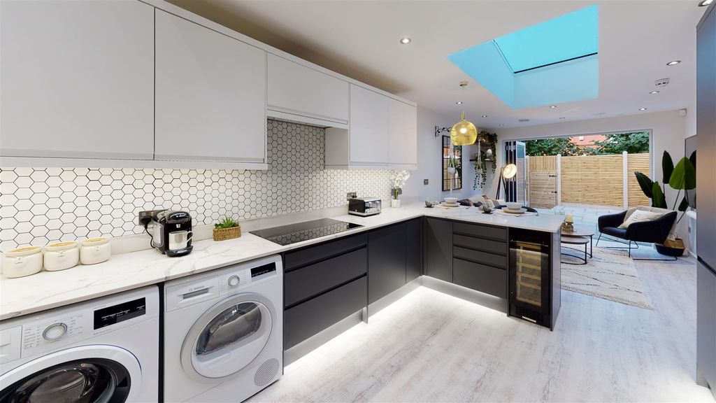 Additional image 3 of 5 bed shared accommodation to rentHubert Road, Birmingham B29