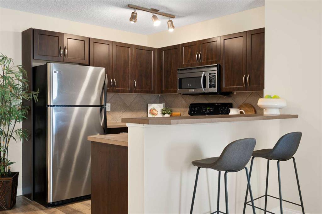 Additional image 3 of 5209-69 Country Village Manor NE, Calgary, AB, T3K 0P1
