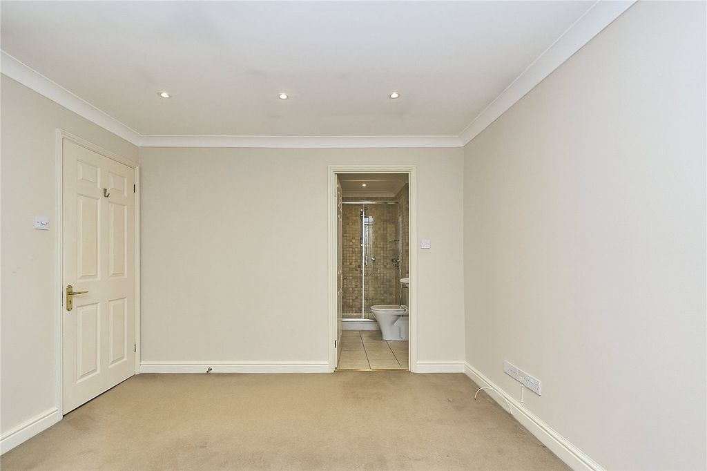 Additional image 35 of 4 bed detached house to rentSaint Andrews Gardens, Cobham, Surrey KT11