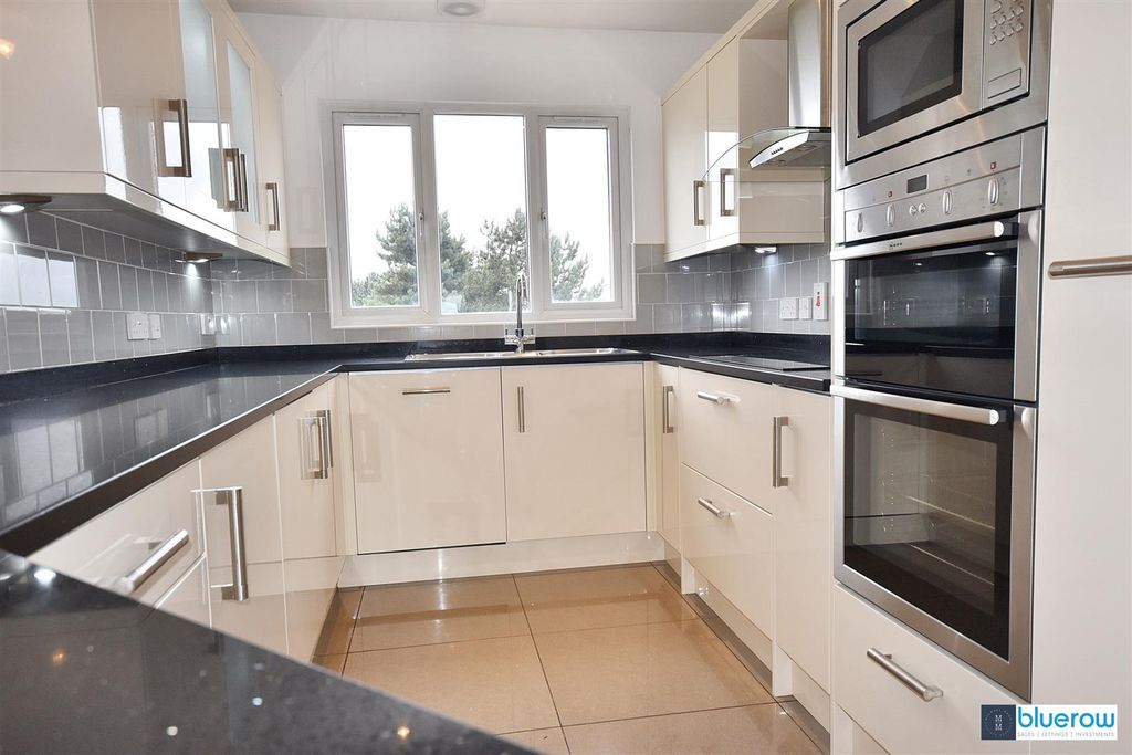Additional image 4 of 3 bed flat to rentHall Road West, Liverpool L23