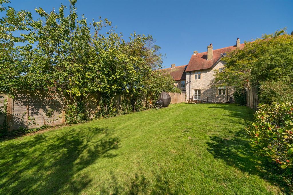 Additional image 2 of 3 bed terraced house for saleGurnard, Isle Of Wight PO31