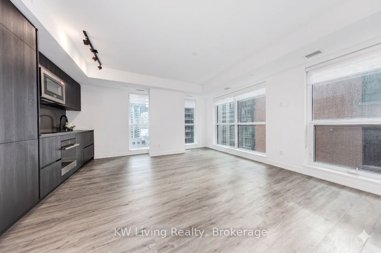 1302-327 King Street W, Toronto, ON, M5V 0W7