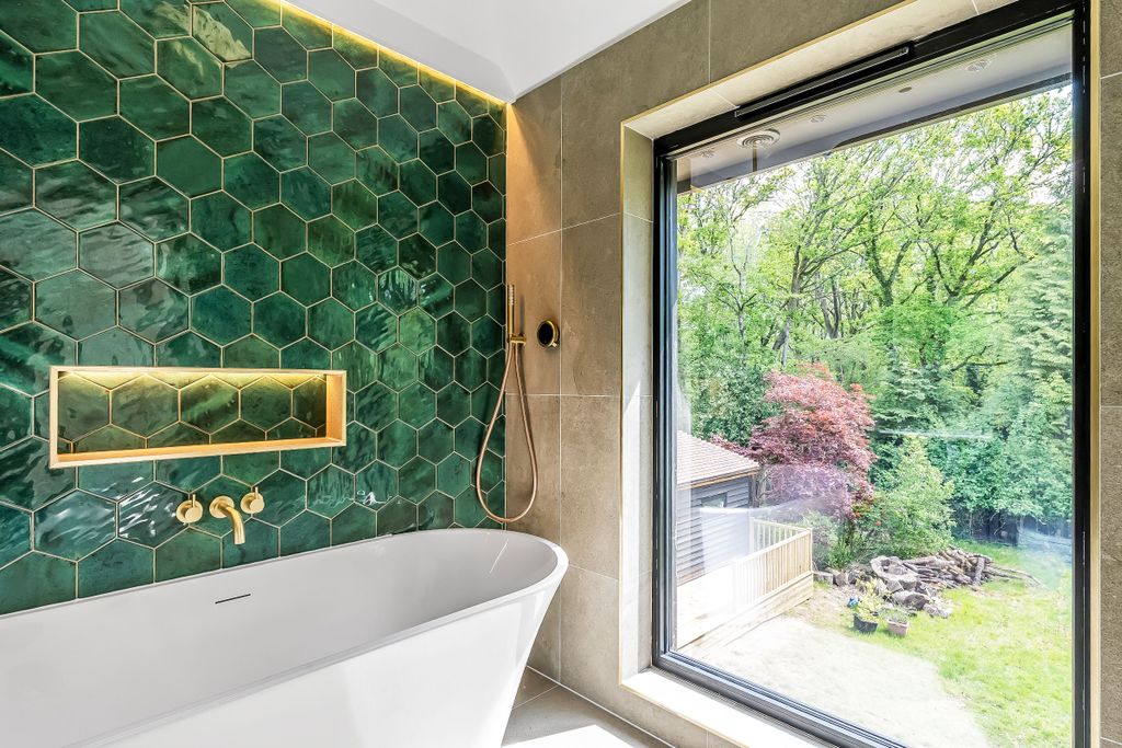 Additional image 30 of 4 bed detached house to rentShovelstrode Lodge, Shovelstrode Lane, East Grinstead RH19