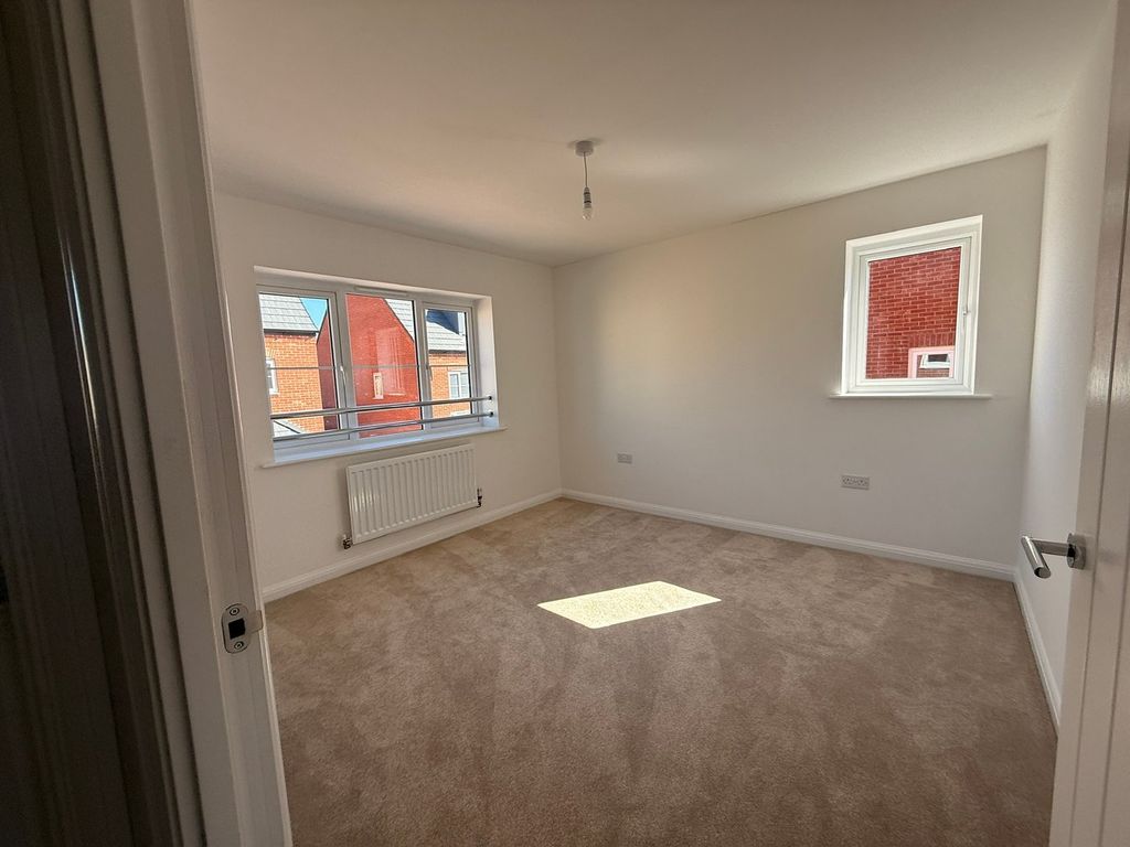Additional image 10 of 4 bed detached house to rentCelandine Gardens, Priors Hall Park, Corby NN17