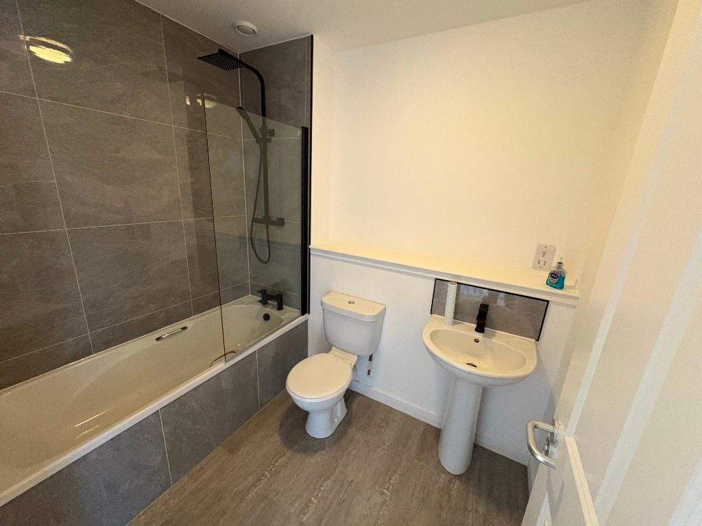 Additional image 10 of 2 bed flat to rentRegent Street, Kincardine, Fife FK10