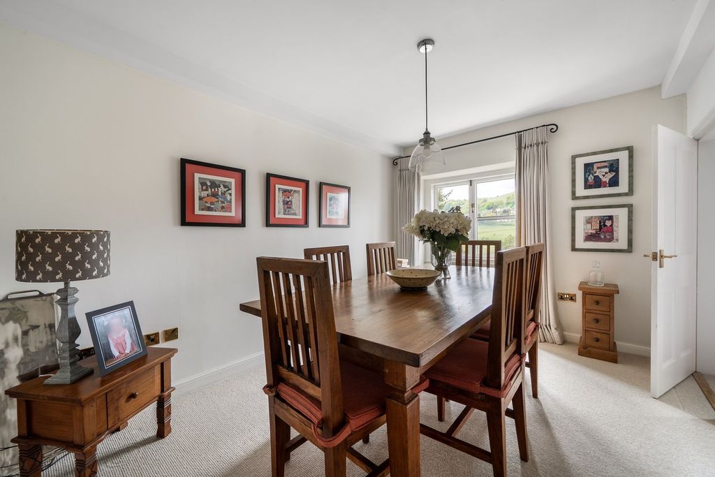 Additional image 7 of 3 bed flat for saleThrupp Lane, Thrupp, Stroud GL5