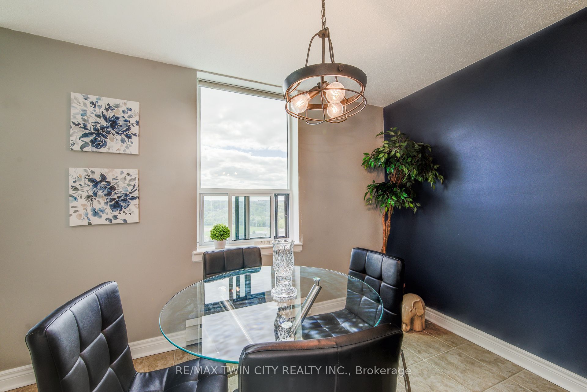 Additional image 6 of 1605-35 Green Valley Drive, Kitchener, ON, N2P 2A5