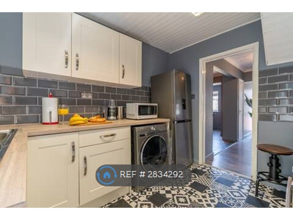Additional image 11 of 4 bed terraced house to rentShenton Close, Swindon SN3