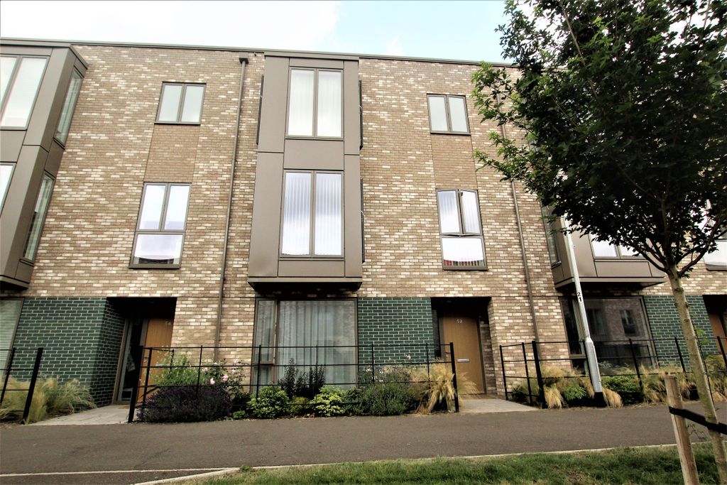 5 bed terraced house to rentKnightly Avenue, Cambridge CB2