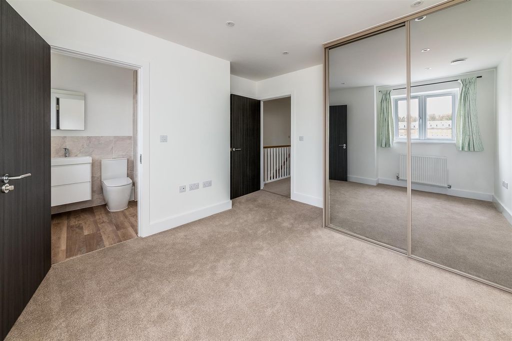 Additional image 10 of 3 bed semi-detached house to rentAnniversary Avenue East, Ambrosden OX25