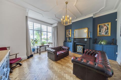 Eaton Crescent, Uplands, Swansea SA1