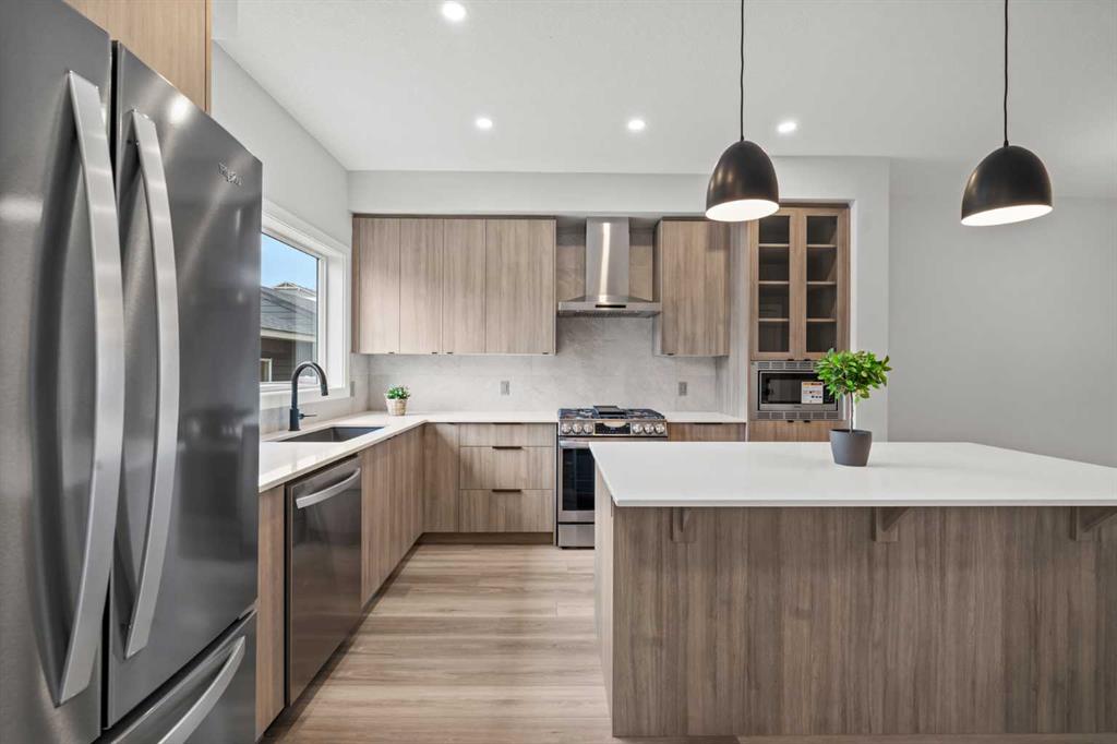 Additional image 5 of 46 Versant View SW, Calgary, AB, T2Y0S8