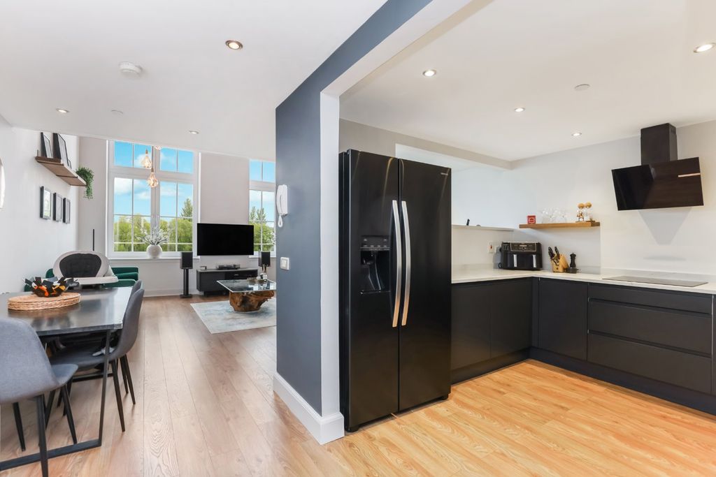 Additional image 11 of 3 bed flat for saleThread Street, Paisley, Renfrewshire PA1