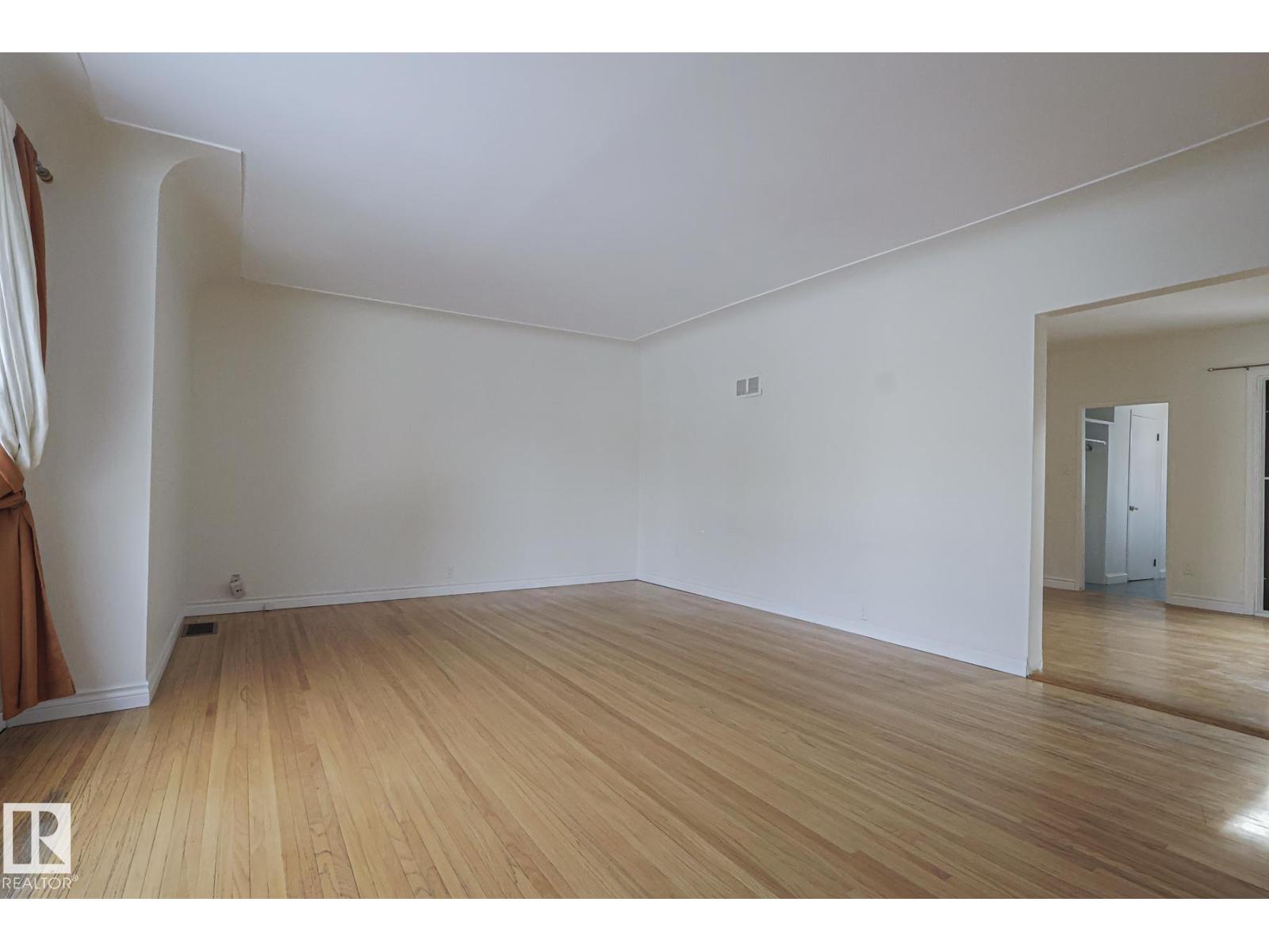 Additional image 3 of 11507 72 Avenue NW, Edmonton, AB, T6G0B7