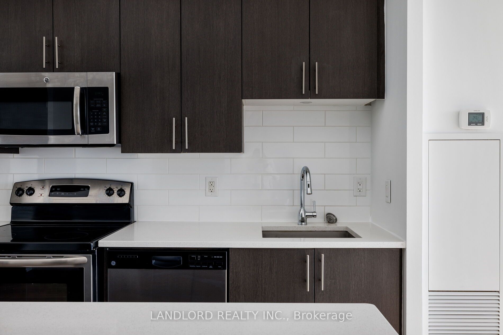 Additional image 6 of 905-11 Superior Avenue, Toronto, ON, M8V 0A7