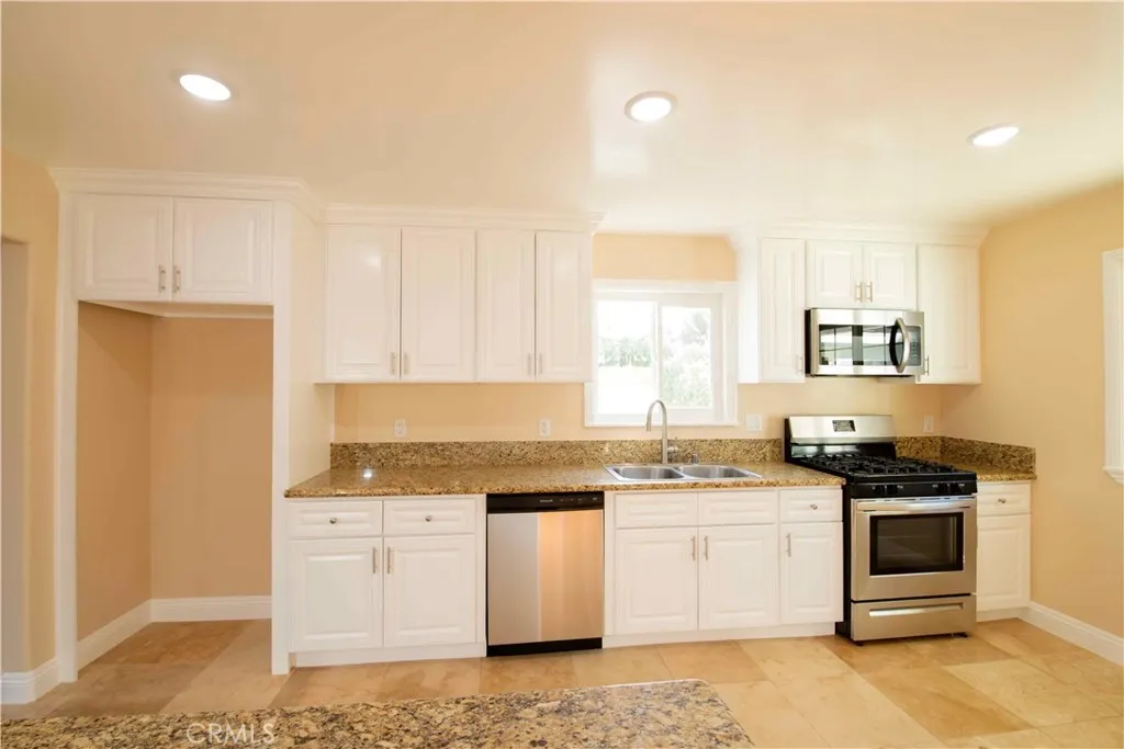 Additional image 74 of 22336 Saticoy St, Canoga Park, CA 91303