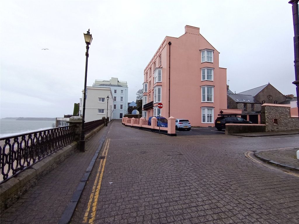 Additional image 2 of 1 bed flat to rentCourt Flat Paragon Court, The Paragon, Tenby, Pembrokeshire SA70