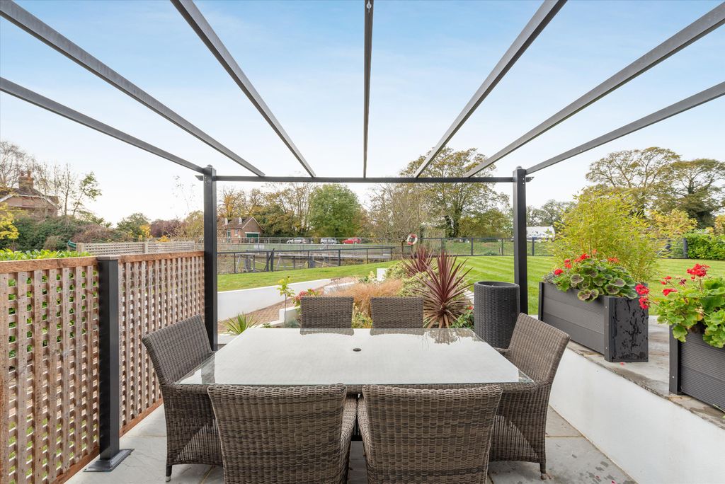 Additional image 2 of 4 bed detached house to rentHam Island, Old Windsor, Windsor, Berkshire SL4
