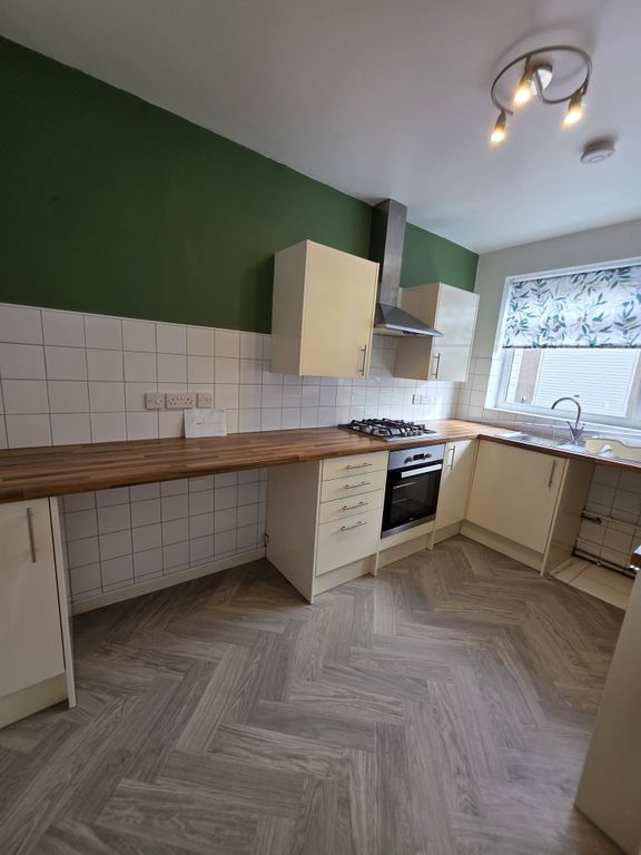 Additional image 4 of 2 bed flat to rentAlbert Drive, Deganwy LL31