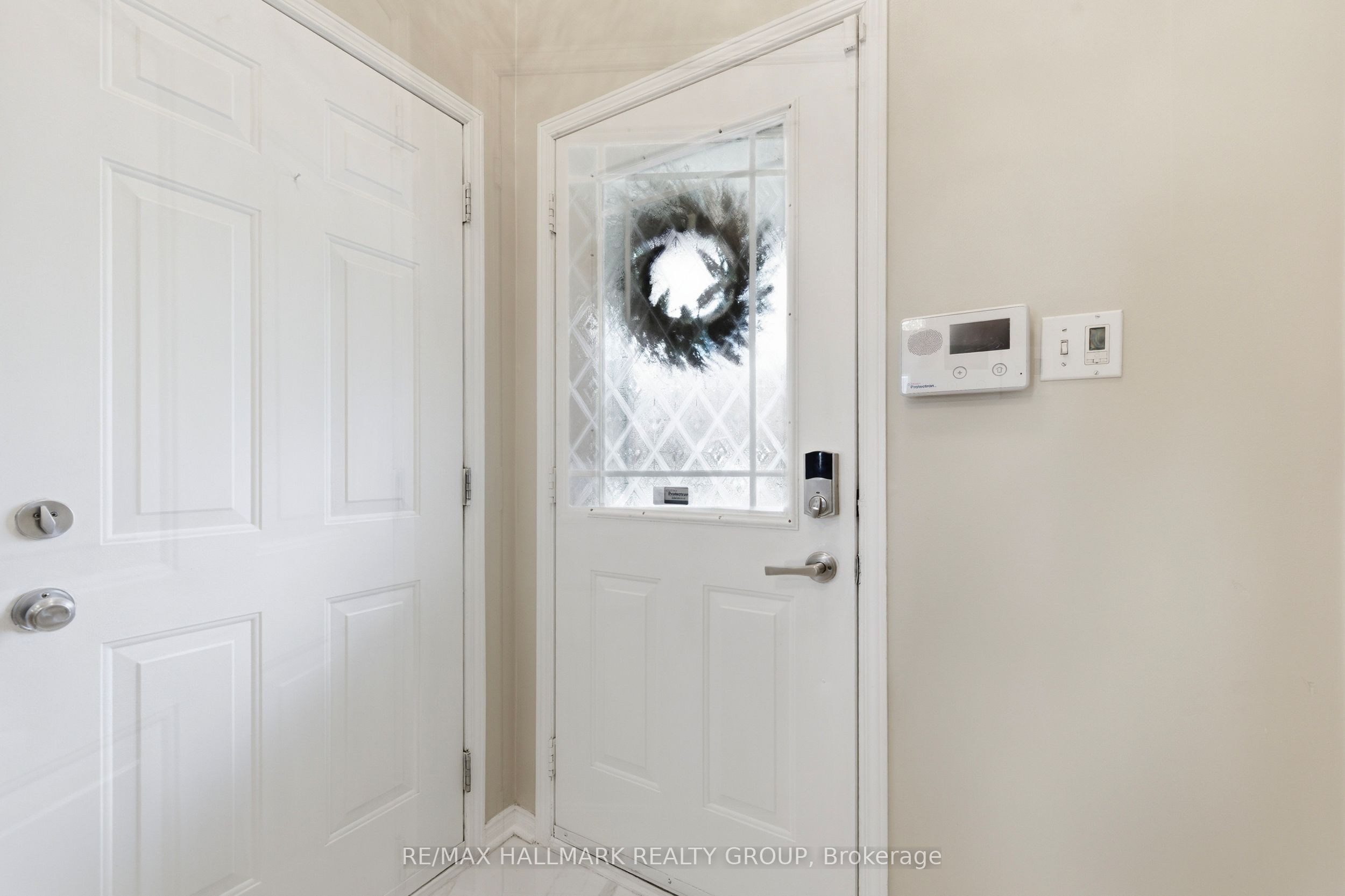 Additional image 3 of 2208 Brockstone Crescent, Ottawa, ON, K4A 4V4