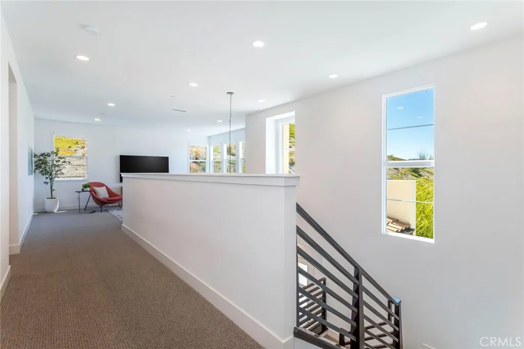 Additional image 80 of 17701 Ridgeline Court, Saugus, CA 91350