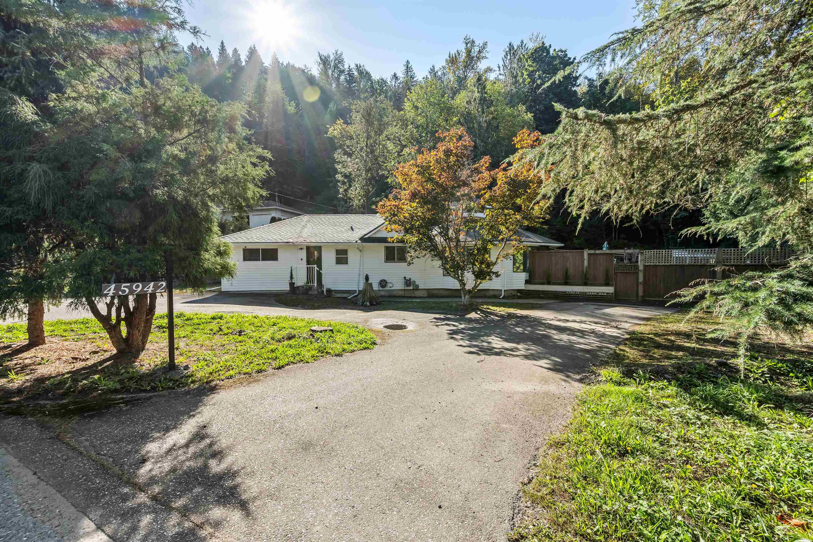 Additional image 2 of 45942 Sleepy Hollow Road, Cultus Lake, BC, V2R 5A8