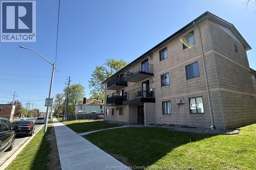 Additional image 7 of 304-3355 Sandwich Street, Windsor, ON, N9C1B2