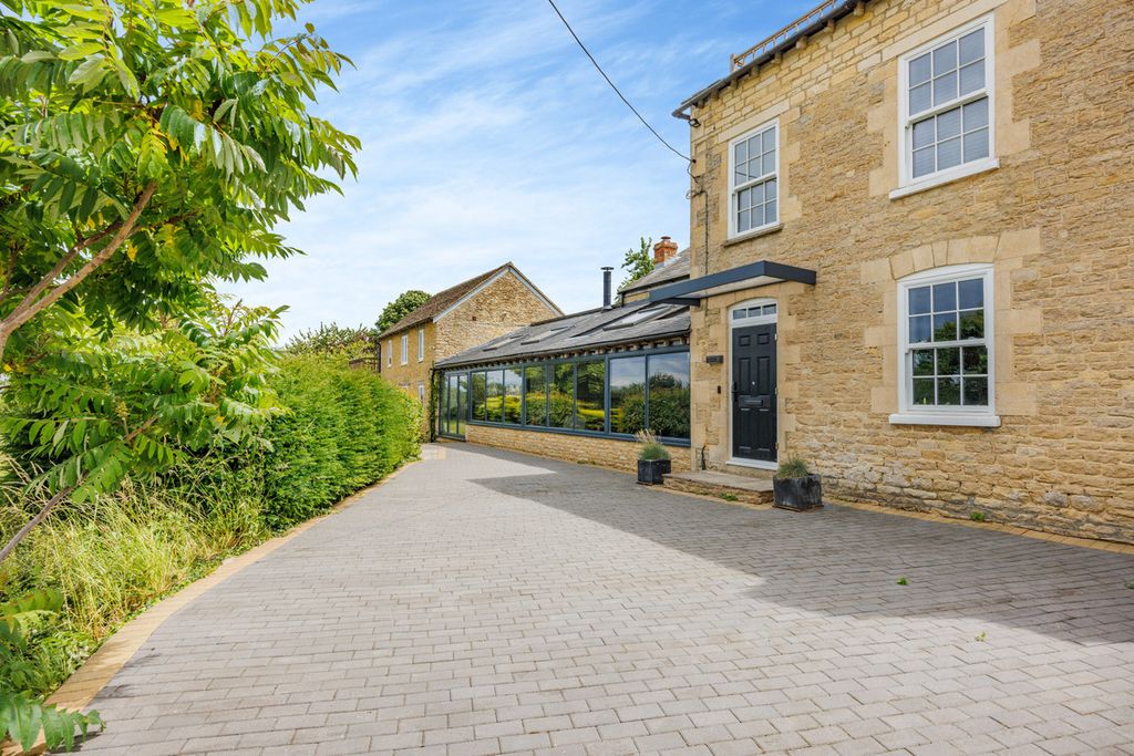 Additional image 17 of 5 bed country house to rentChilson Hill, Oxfordshire OX7