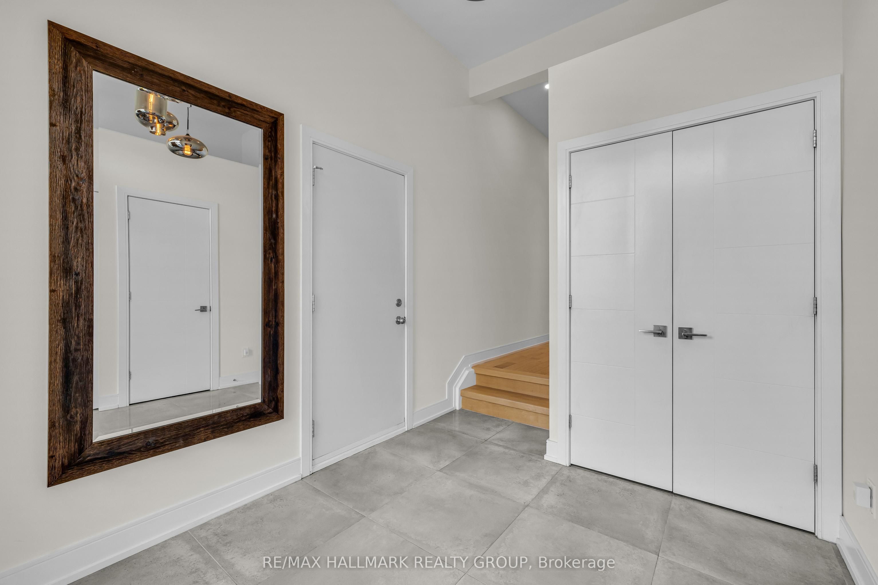 Additional image 3 of 92 Grange Avenue, Ottawa, ON, K1Y 0N9