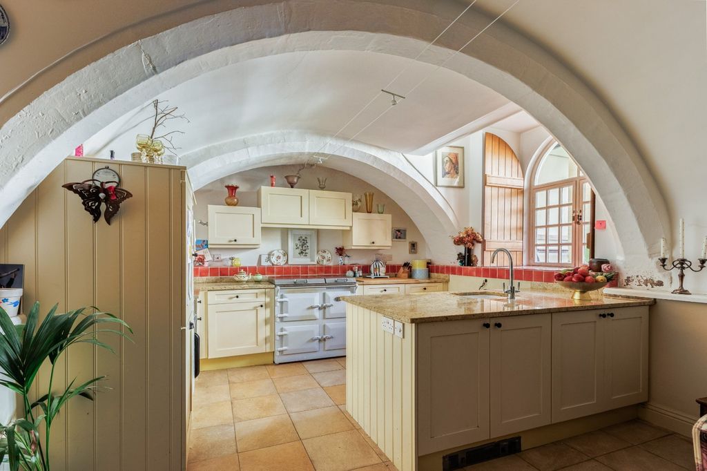 Additional image 9 of 3 bed flat for saleSherborne, Cheltenham, Gloucestershire GL54