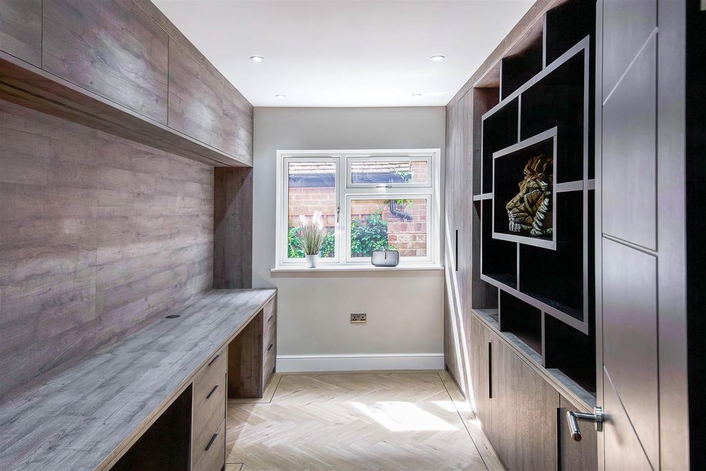 Additional image 8 of 5 bed detached house to rentLichfield Road, Four Oaks, Sutton Coldfield B74