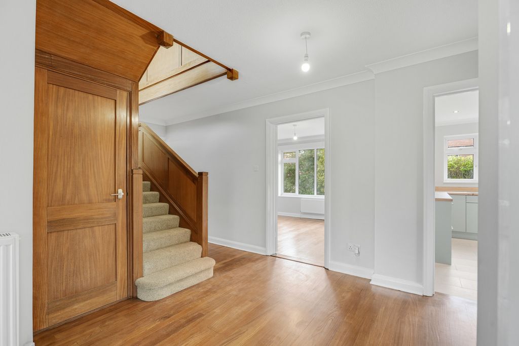 Additional image 2 of 4 bed detached house to rentAshlawn Road, Rugby, Warwickshire CV22