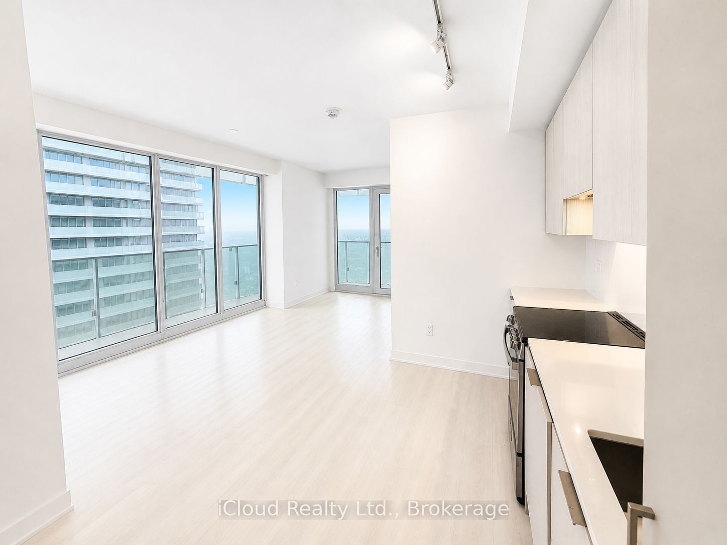 Additional image 4 of 5604-3900 Confederation Parkway, Mississauga, ON, L5B 0M3