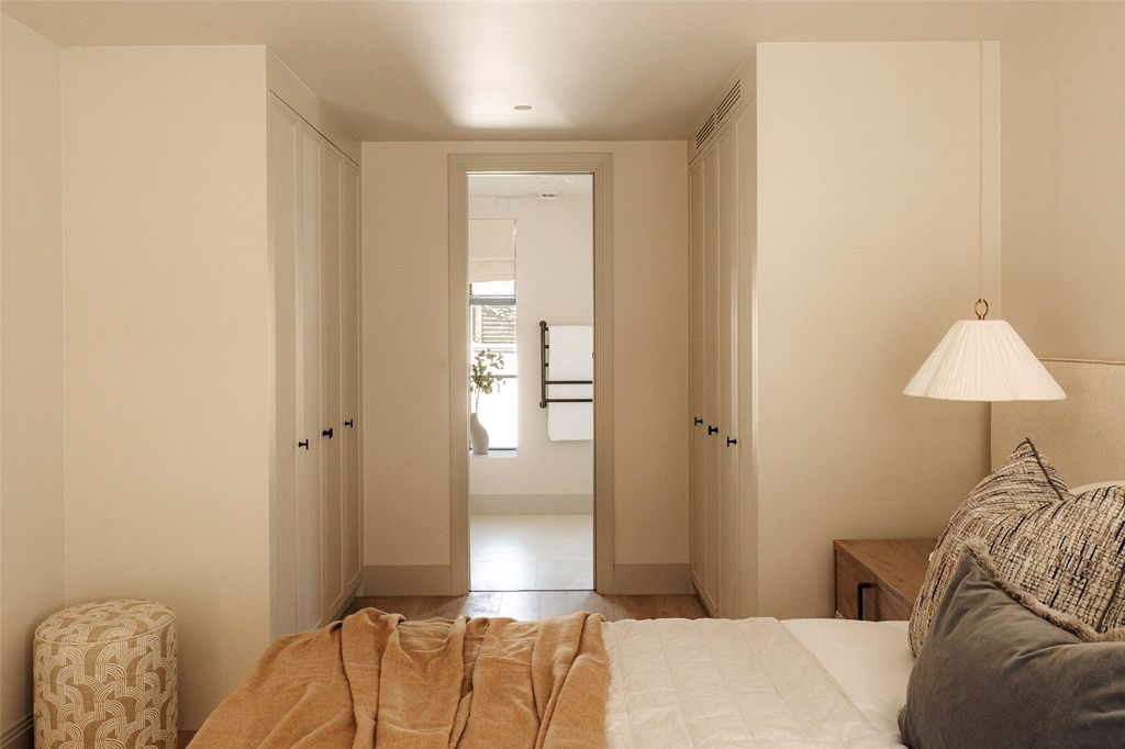 Additional image 14 of 4 bed mews to rentBridstow Place, Notting Hill, London W2