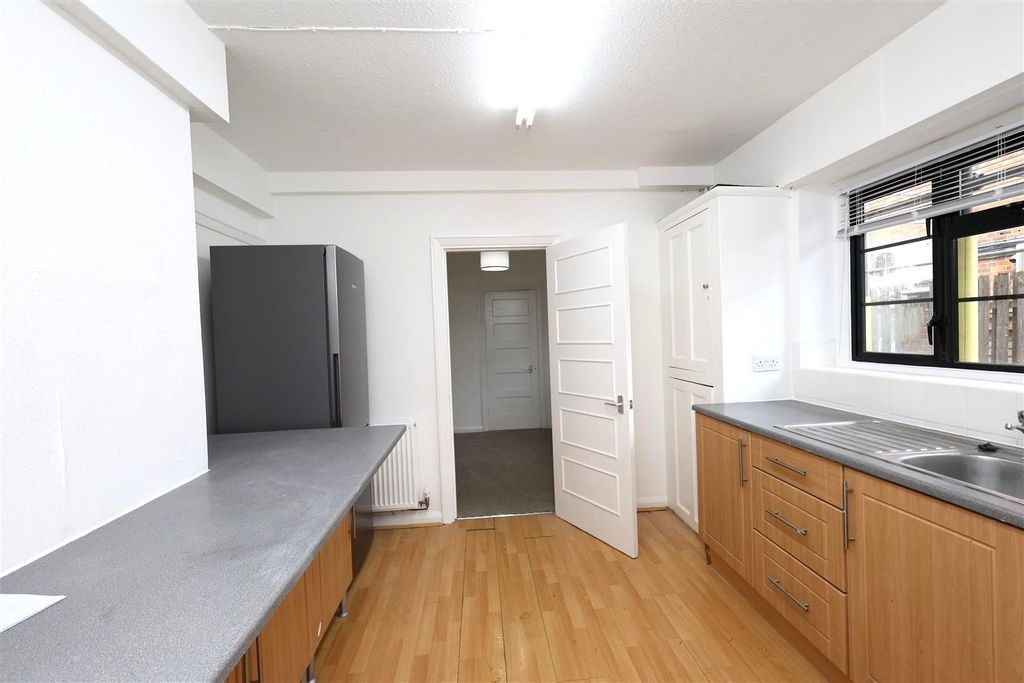 Additional image 7 of 1 bed flat to rentPembroke Road, Sevenoaks TN13