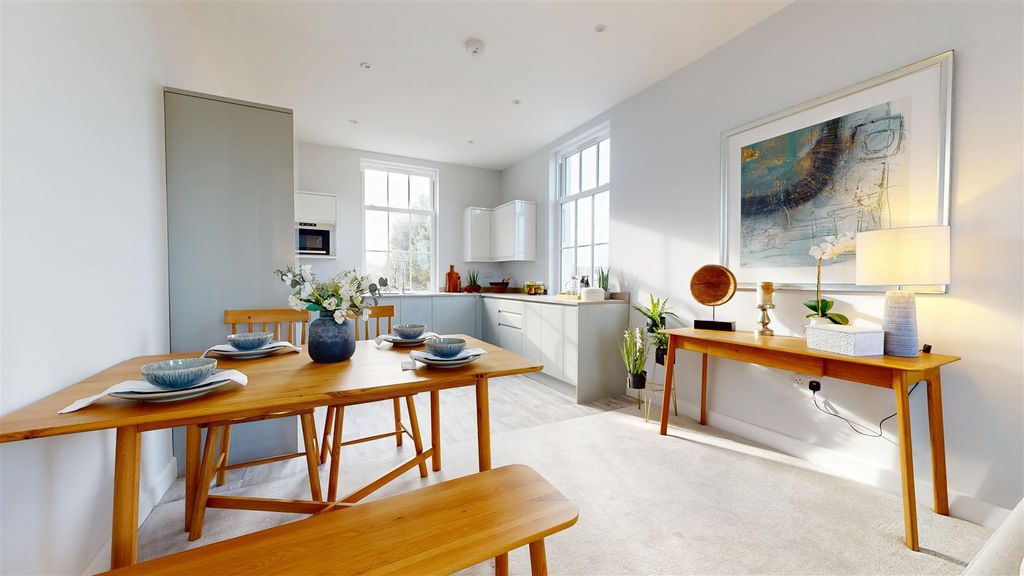 Additional image 5 of 2 bed flat for saleFlat 8 Sunnybank, 4-6 Wyke Road, Weymouth DT4