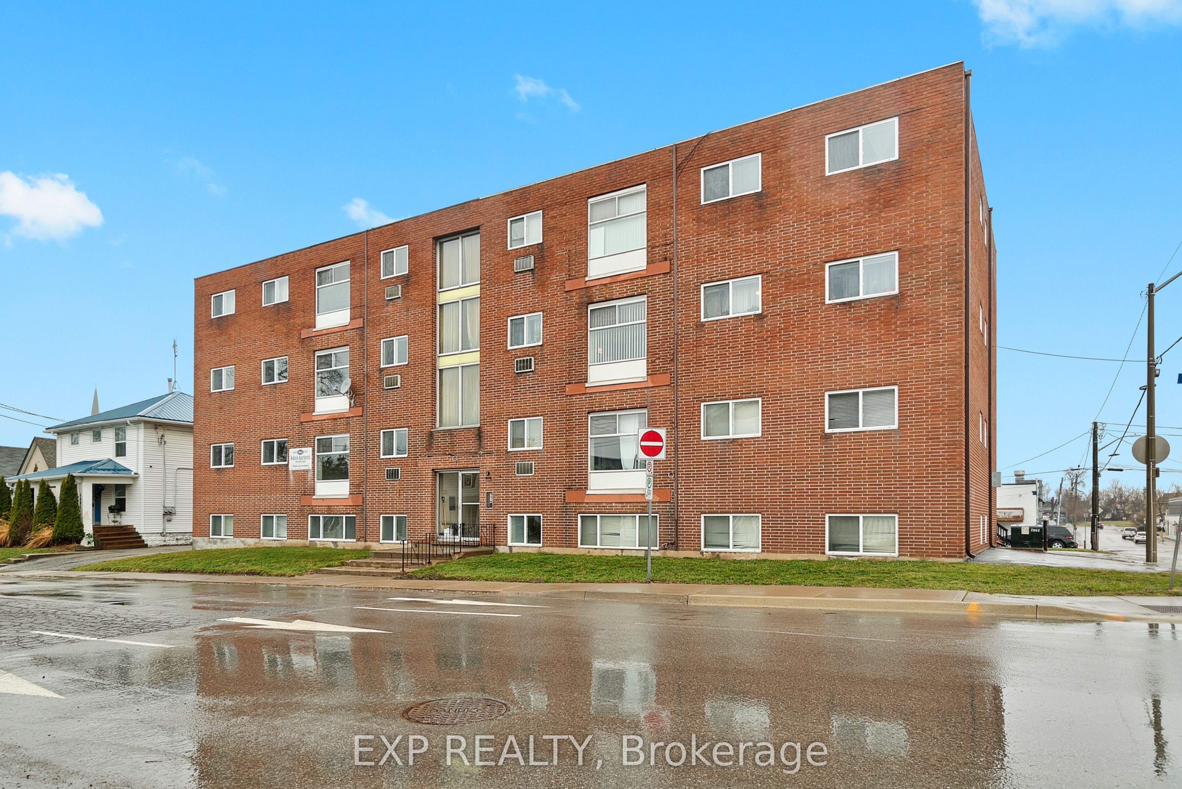 Unit 1-4663 Huron Street, Niagara Falls, ON, L2E 2H7