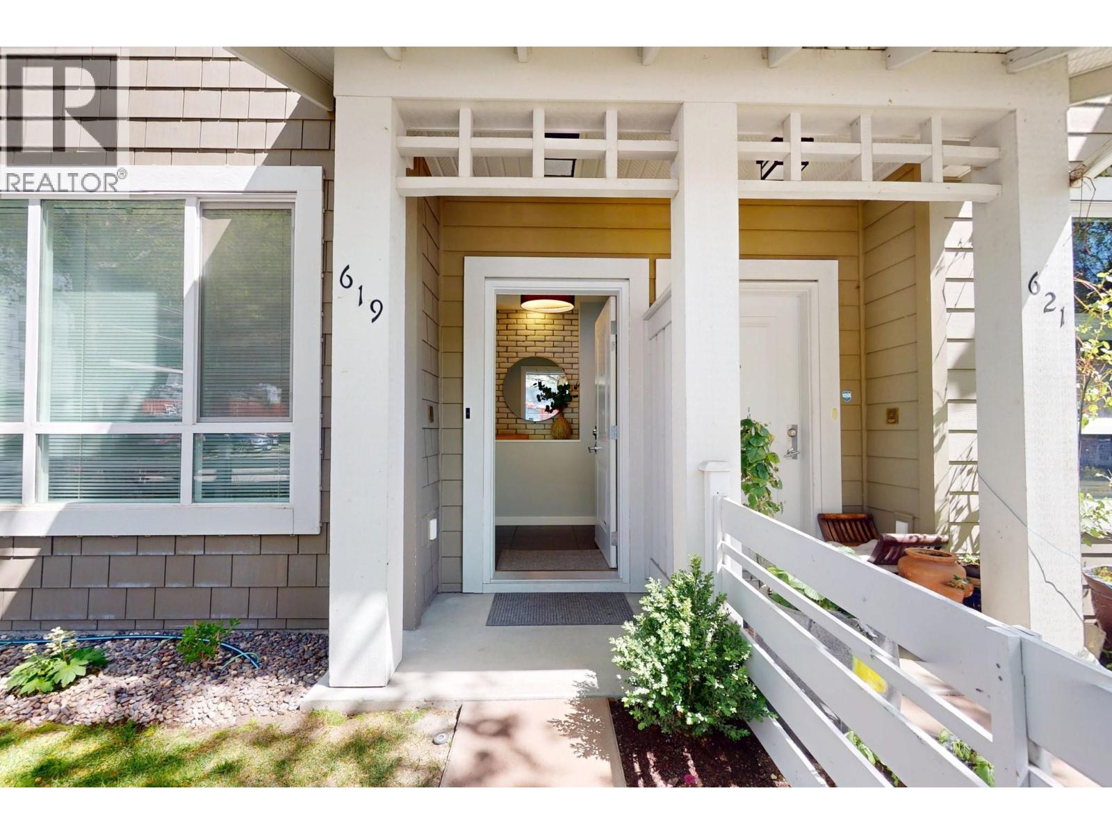 619 Boynton Place, Kelowna, BC, V1V3B5