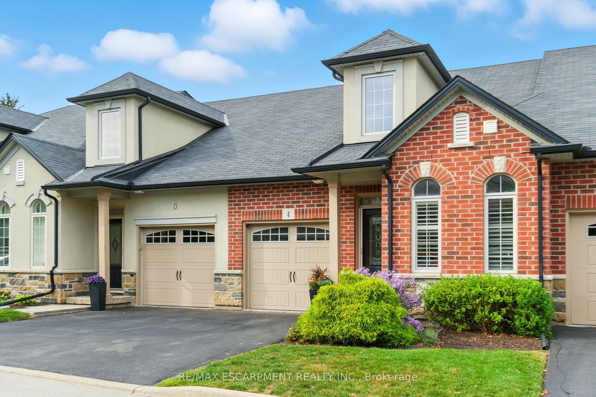 4 Burgundy Grove, Hamilton, ON, L9K 0E7