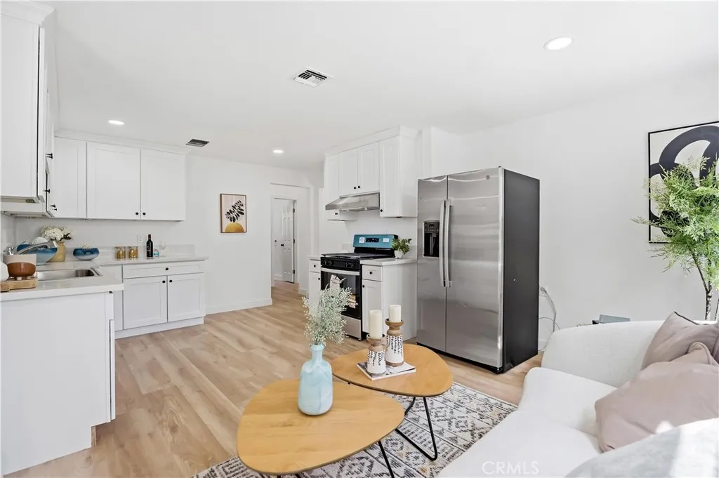 Additional image 8 of 332 Chester Place, Pomona, CA 91768