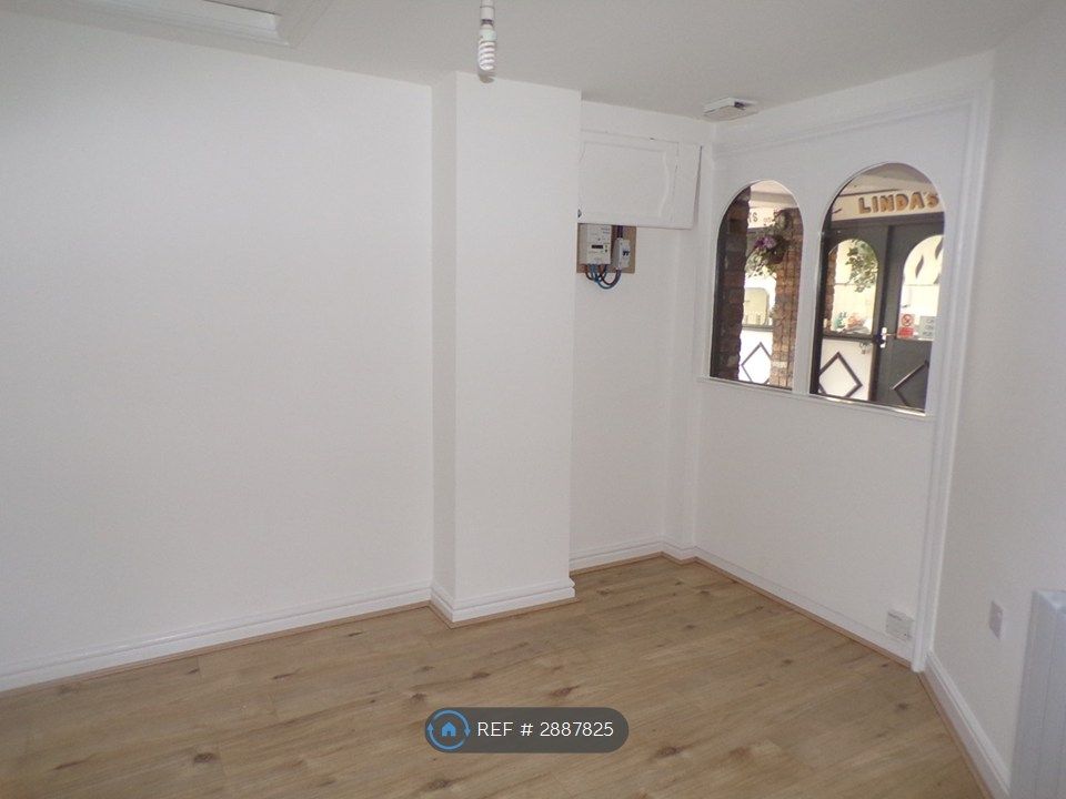 Additional image 9 of 2 bed flat to rentChester Road, Neston CH64