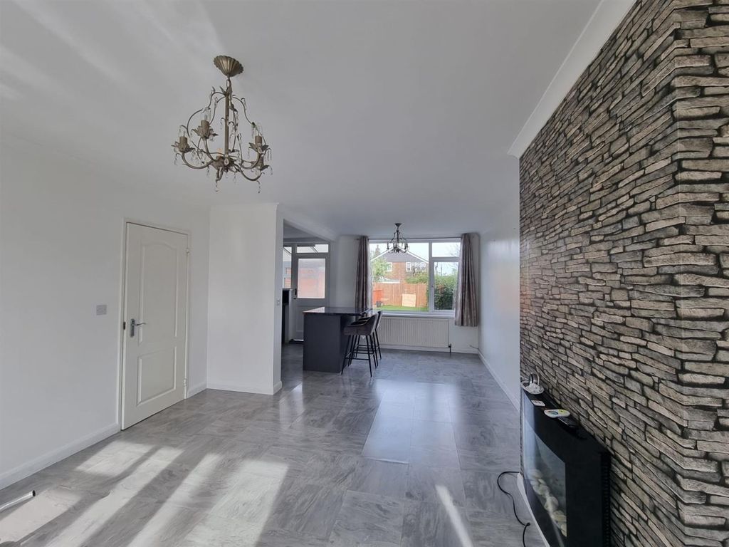 Additional image 4 of 3 bed semi-detached house to rentKerry Pit Way, Kirk Ella HU10