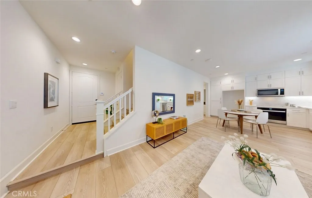 17536 Cameron Lane Unit 105, Huntington Beach, CA 92647 photo 4