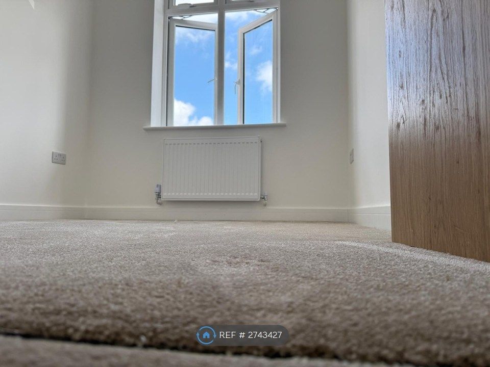 Additional image 19 of 7 bed end terrace house to rentInglehurst Gardens, Ilford IG4
