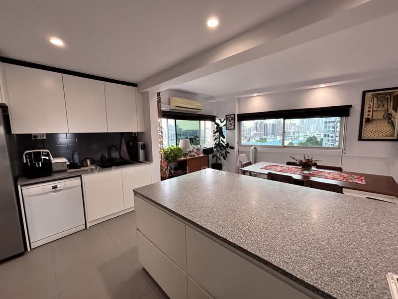 10 Holland Heights photo 4