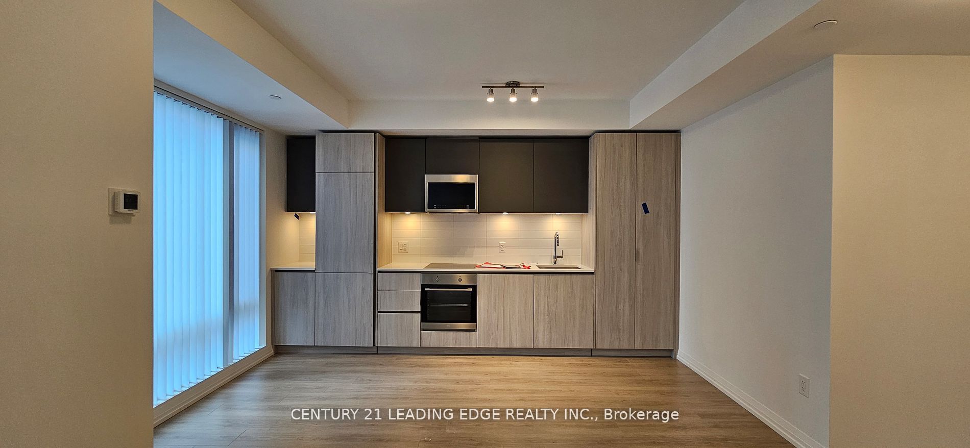 Additional image 6 of 913-8 Widmer Street, Toronto, ON, M5V 0W6