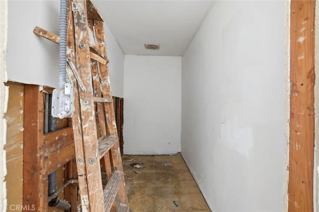 105 S Locust Street, Inglewood, CA 90301