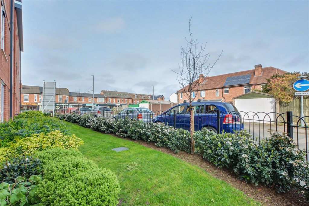 Additional image 9 of 1 bed flat for sale9 Gilbert Lodge, Wilmot Lane, Beeston, Nottingham NG9